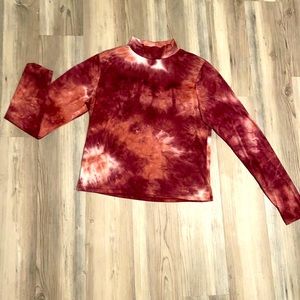 Tie dye long sleeve crop top